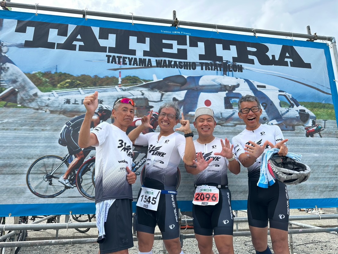 Different places, same passion. 3HAWK🦅

今日は各地でメンバーが奮闘しました。

🏆 館山わかしおトライアスロン
木村綾愛 スタンダード 女子総合優勝
大野雄一朗 スプリント 総合準優勝

黒部名水マラソン、
材木座では海練。

それぞれの場所で、
それぞれの挑戦をしてきた。

競技レベルは関係ない。
それぞれの目標に向けて、全力で。
それが3HAWKのカルチャー。

#3HAWK 
#トライホーク 
#館山トライアスロン
#黒部名水マラソン 
#トライアスロン